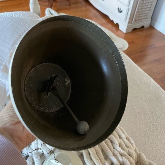 SET OF 4 METAL OFF WHITE GLITTER CHRISTMAS BELLS - Picture 6 of 9